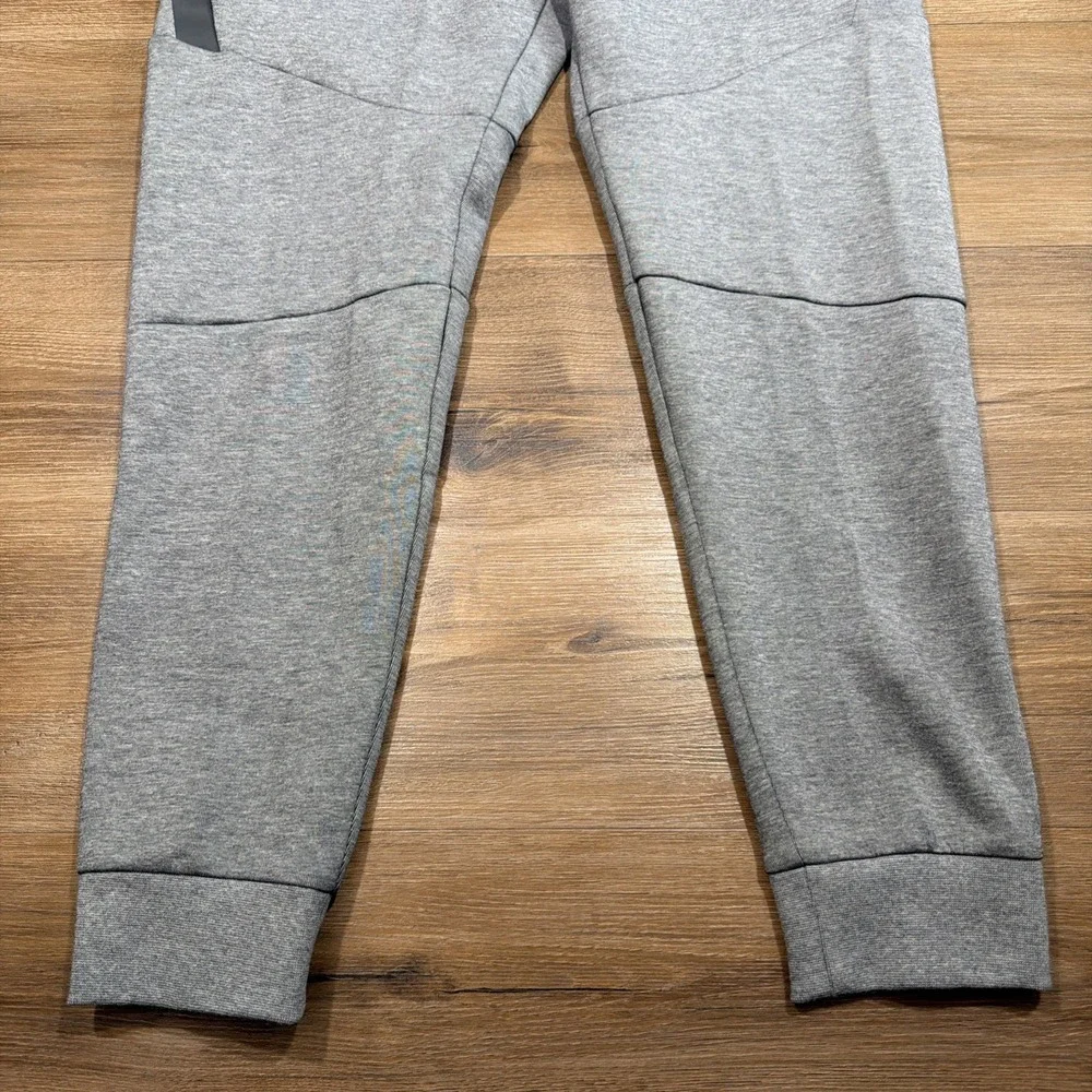 Nike Men's XL Tech Fleece Joggers Pants Gray Tapered Pockets 805162-091